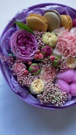 Коробка Лиловый шик с макаронс