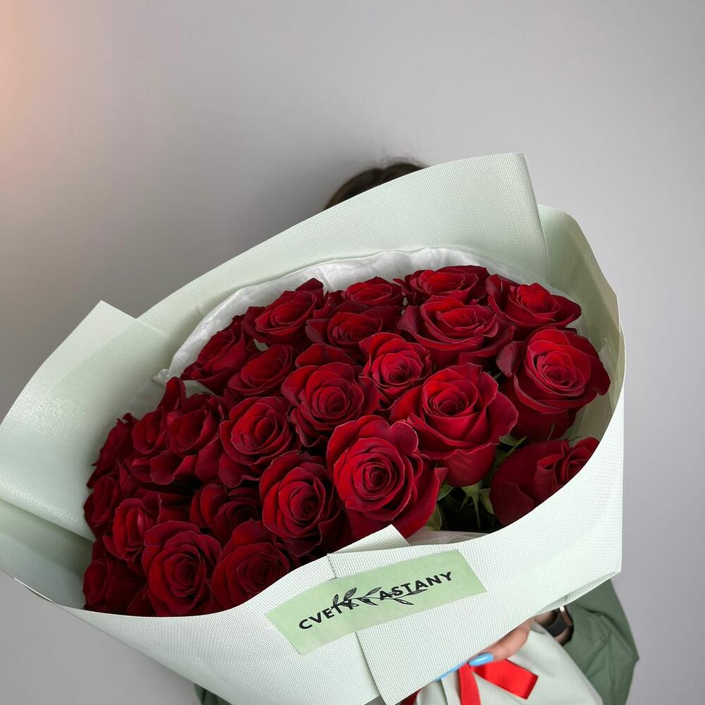Красные розы 25шт